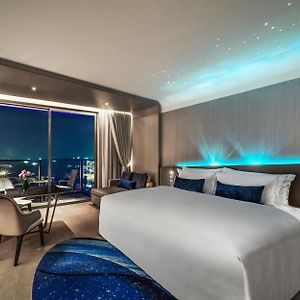 Space Premium King Room
